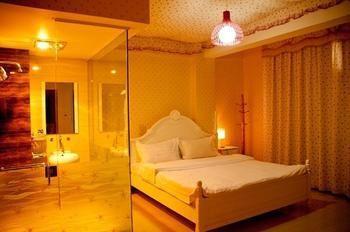 Lucky 5 Million Express Hotel Yuxi Kunming Eksteriør bilde